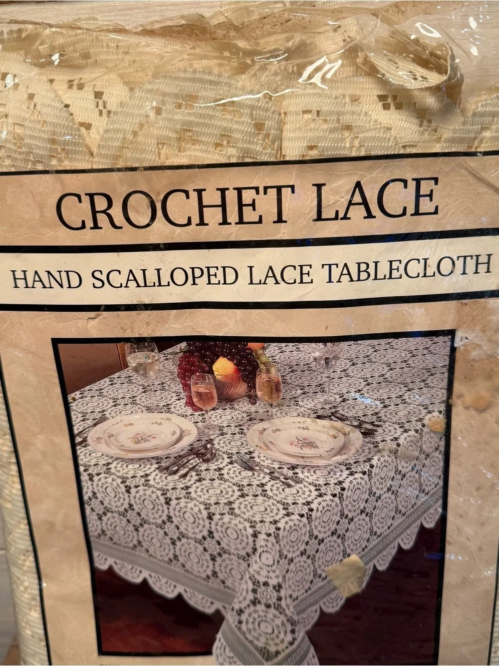 Hand-Scalloped Tablecloth - Cream